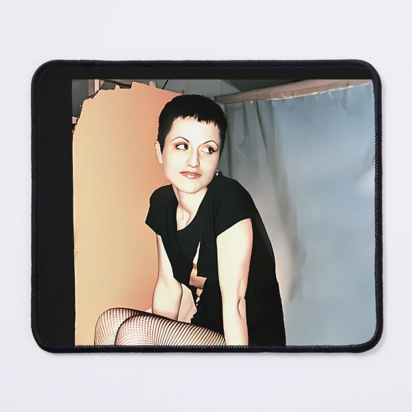 Artikelvorschau, The Cranberries – Remembering Dolores entworfen und verkauft von MelissaClark88.