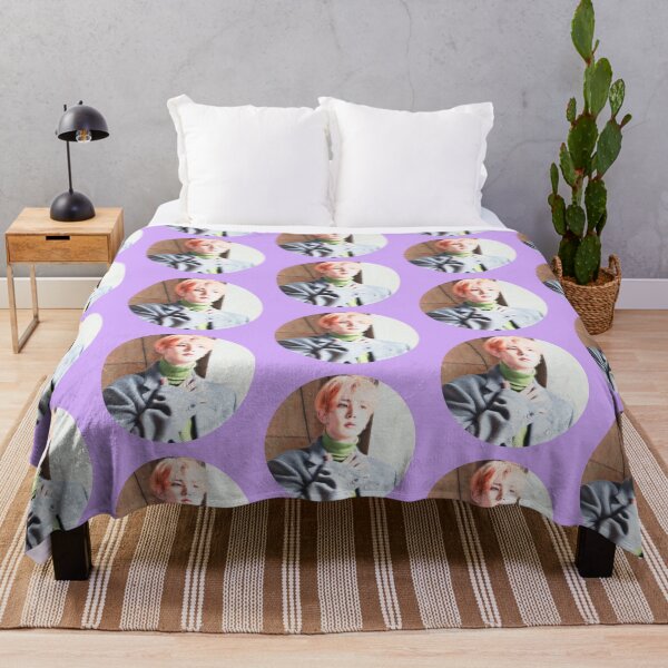 Artikelvorschau, HEESEUNG Soft Glow Großes Symbol Hellviolette Version entworfen und verkauft von Enhyconss.