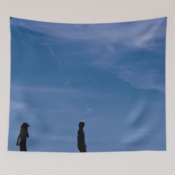 Artikelvorschau, Silhouetten unter blauem Himmel – Piombino Contrast Photography entworfen und verkauft von Pjotre7.