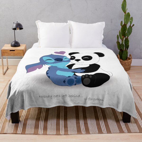 Artikelvorschau, Stitch liebt Panda entworfen und verkauft von Qattanious.