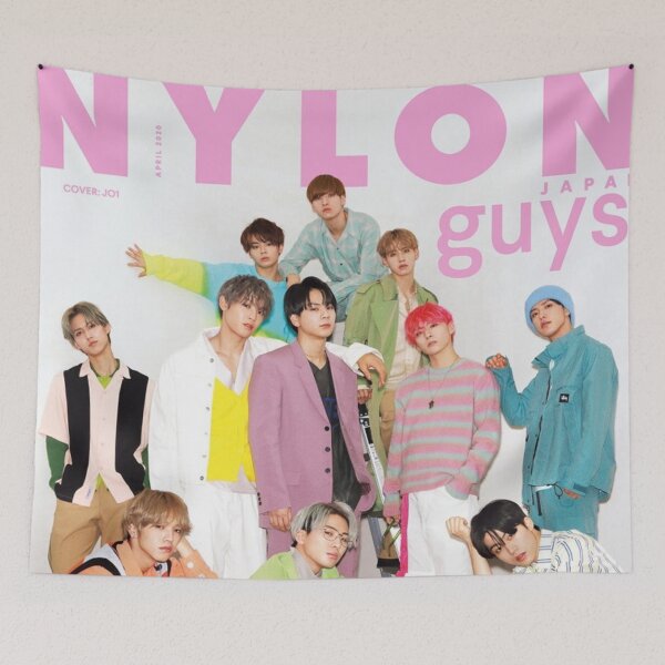 Aperçu de l'œuvre Nylon Guys Japan Magazine Cover Mode Musique T-shirt vintage personnalisé original de groupe de musique Poster unique Art mural créée et vendue par Cool Robot Bro..