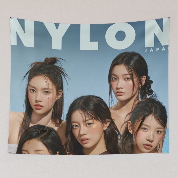 Aperçu de l'œuvre Nylon Guys Japan Magazine Cover Mode Musique T-shirt vintage personnalisé original de groupe de musique Poster unique Art mural créée et vendue par Cool Robot Bro..