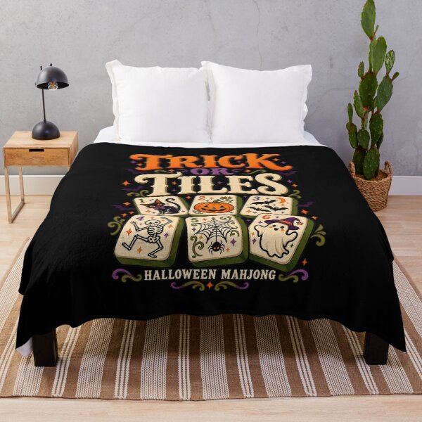 Aperçu de l'œuvre Trick or Tiles Retro Halloween Mahjong créée et vendue par NicheMuse Studio.