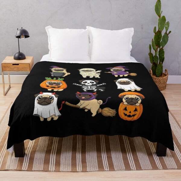 Artikelvorschau, Niedliche gruselige Mops-Halloweenfiguren entworfen und verkauft von ArtbySunRaeer.