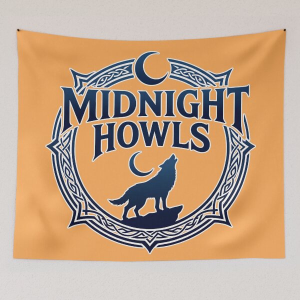 Aperçu de l'œuvre Hurlements de minuit - Emblème du loup celtique hurlant à la lune - Motif fantastique bleu foncé créée et vendue par Creative StudioK.