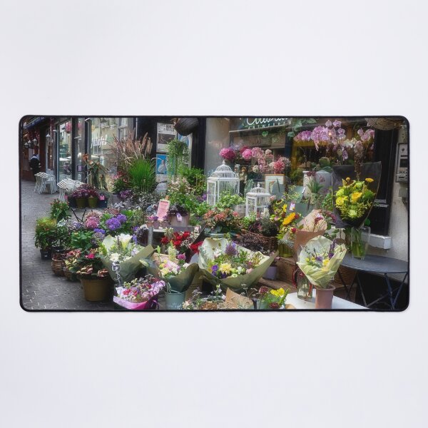Aperçu de l'œuvre Elle Fleur - La Boutique de Fleurs créée et vendue par Kathy Weaver.