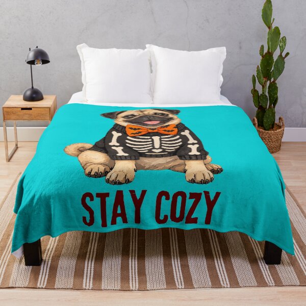 Aperçu de l'œuvre Cute Pug Skeleton Halloween Stay Cozy - Dog Lover Gift créée et vendue par stormk10.
