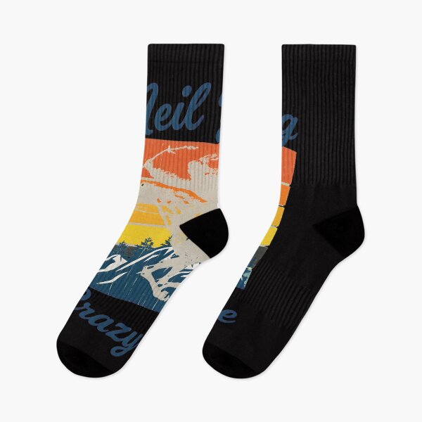Artikelvorschau, Neil Young Crazy Horse Retro Sunset Mountain entworfen und verkauft von RawSauropsid.