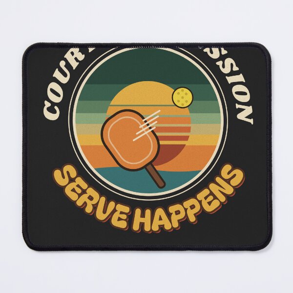 Artikelvorschau, Serve Happens Funny Pickleball Retro Sunset entworfen und verkauft von somebasic.