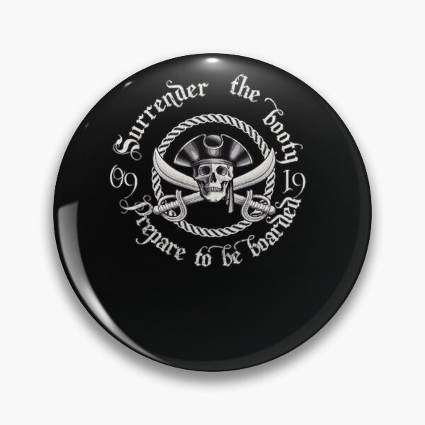 Artikelvorschau, Vintage-Emblem mit nautischem Piratenschädel entworfen und verkauft von AlessanDicki67.