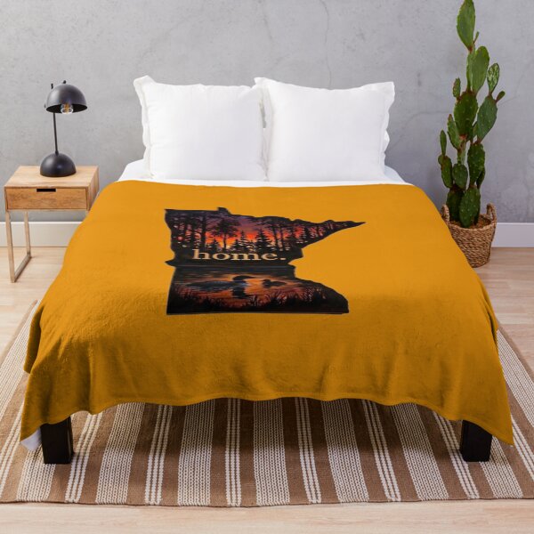Item preview, Inicio. Silueta de somormujo al atardecer en Minnesota - Norte del estado de Minnesota designed and sold by FrozenFits.