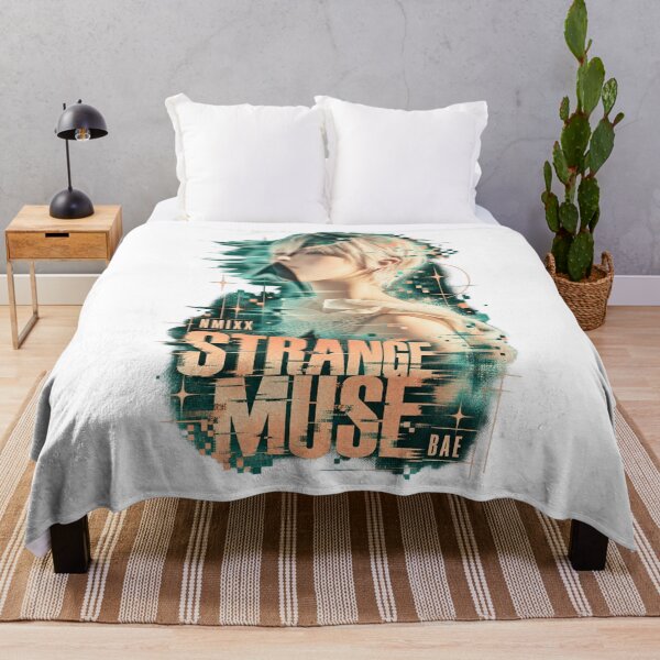 Aperçu de l'œuvre NMIXX Bae Strange Muse Visuel Cyberpunk | Décoration de chambre Kpop créée et vendue par Valereekmerch.