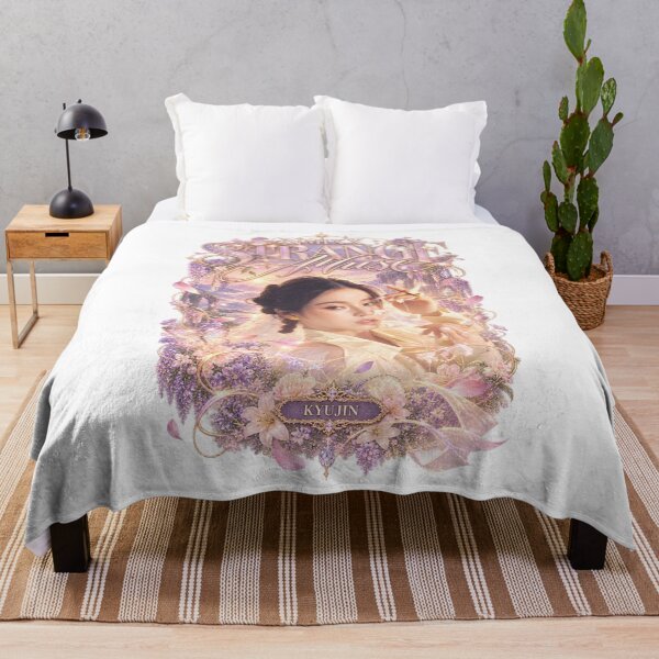 Artikelvorschau, NMIXX Kyujin Strange Muse Floral Concept | Kpop Merchandise entworfen und verkauft von Valereekmerch.