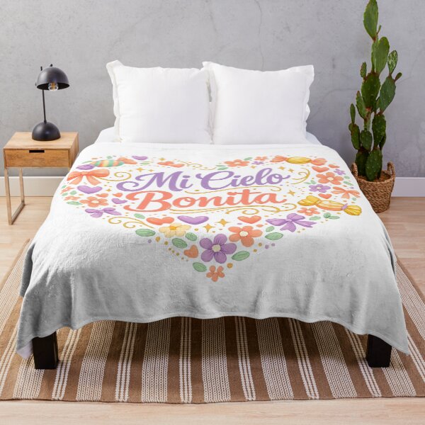 Artikelvorschau, Mi Cielo Bonita – Romantisches spanisches Liebeszitat mit floralem Herzdesign entworfen und verkauft von inkoutninja.