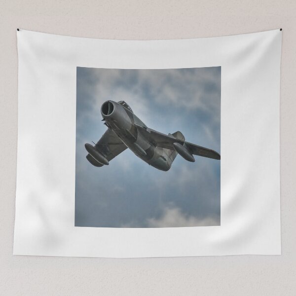 Aperçu de l'œuvre MIG-17 créée et vendue par Artnovalty.redbubble.com.