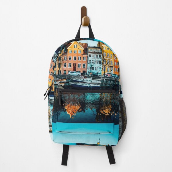 Artikelvorschau, Bunte Gebäude spiegeln sich im Kanalwasser von Nyhavn, Kopenhagen entworfen und verkauft von Zakaryb.