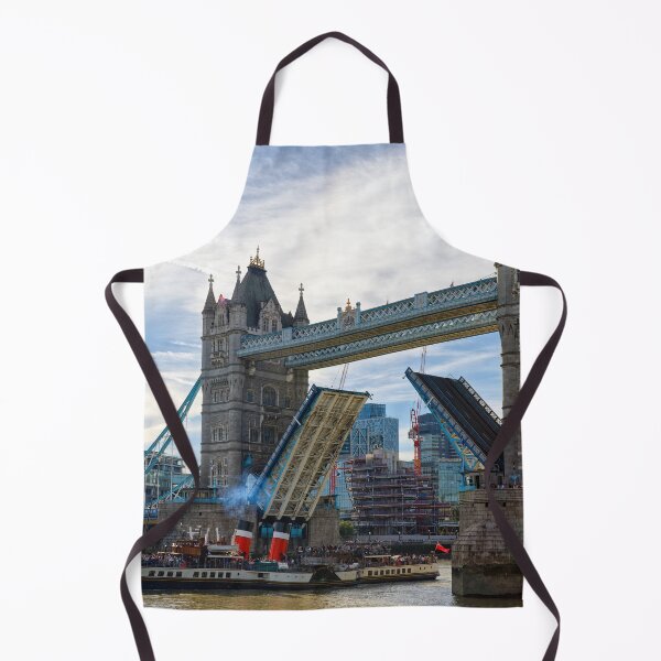 Artikelvorschau, Der Schaufelraddampfer Waverley unter der hochgezogenen Tower Bridge in London, England, Großbritannien entworfen und verkauft von John Gilham - Landscape Photography.