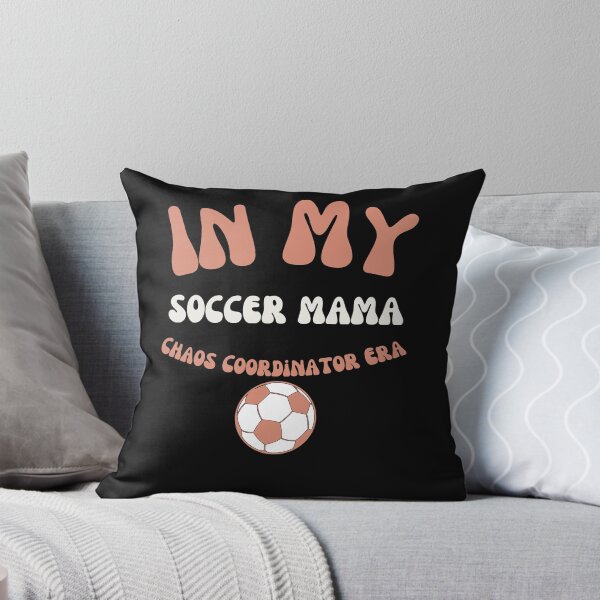 Artikelvorschau, In My Soccer Mama Chaos Coordinator Era Gift entworfen und verkauft von mumchaosdesigns.