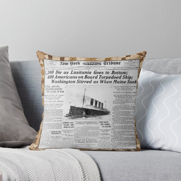 Artikelvorschau, Sinking of the Lusitania 1915 — Vintage Newspaper Quilt Blanket entworfen und verkauft von Bluntees .
