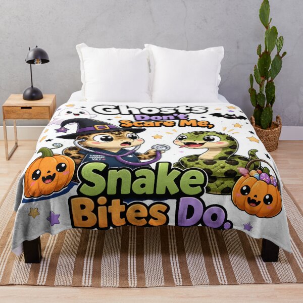 Item preview, Los fantasmas no me asustan, las mordeduras de serpiente sí: una divertida anécdota de Halloween con un veterinario de animales exóticos. designed and sold by Bettybee00.