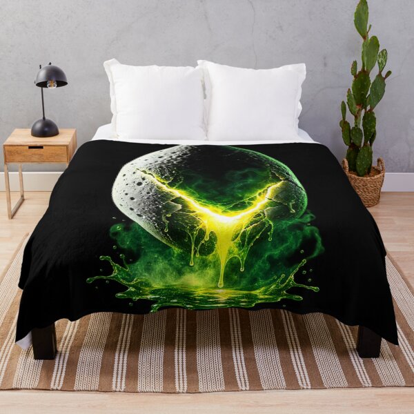 Artikelvorschau, Alien Egg Horror Vintage Film entworfen und verkauft von Boiledbrain-SP.