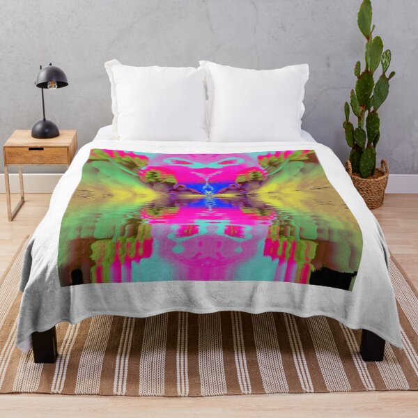 Artikelvorschau, Psychedelischer symmetrischer Schmetterling entworfen und verkauft von gaynelletshudy.
