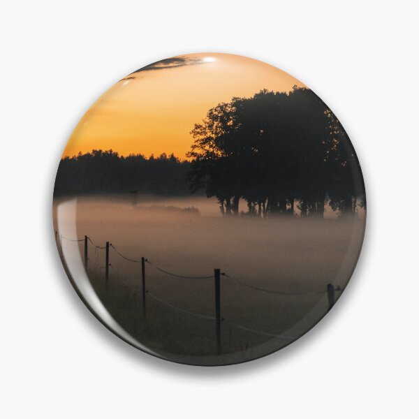 Aperçu de l'œuvre Clôture à travers le brouillard créée et vendue par alicjamiekina.