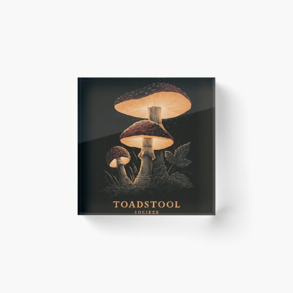 Artikelvorschau, Toadstool Society Dark Cottagecore Art - Leuchtpilze entworfen und verkauft von digital.stickerperso.com.