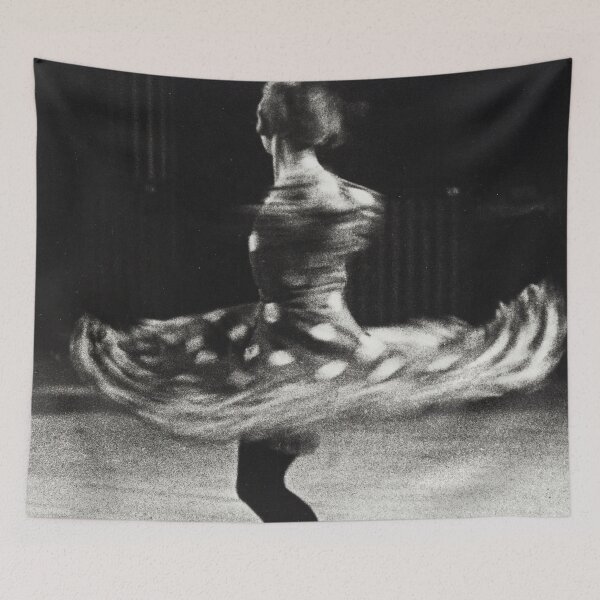 Aperçu de l'œuvre French Cancan endiablé au Moulin Rouge, Paris, 1931. Photographie d'époque en noir et blanc. créée et vendue par Astrid Arkhangelsky.