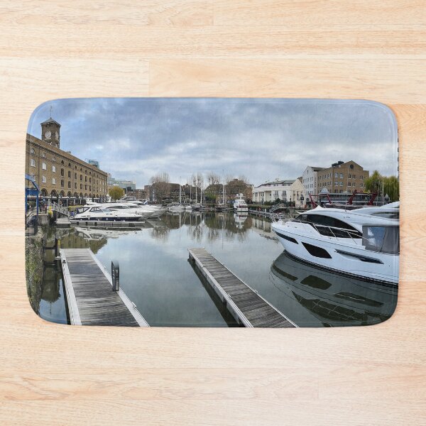 Artikelvorschau, St. Katharine Dock London Panorama entworfen und verkauft von Londonimages.
