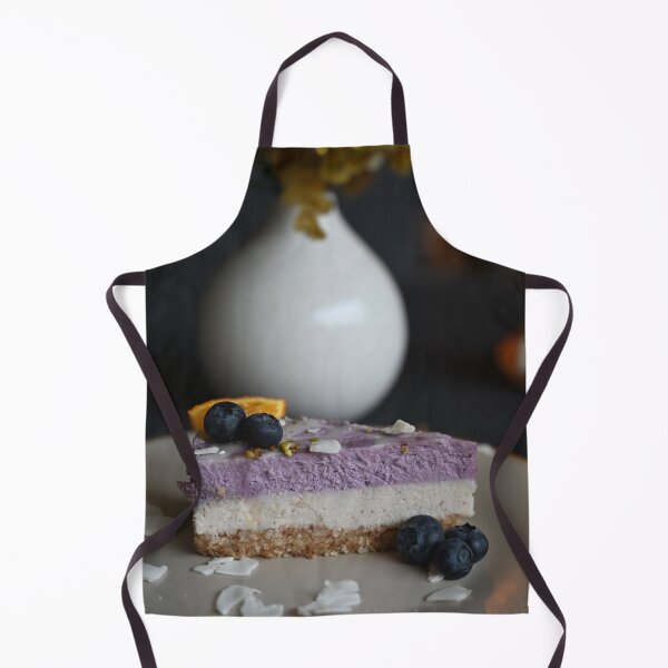 Artikelvorschau, Ein Stück Blaubeer-Käsekuchen, garniert mit frischen Beeren entworfen und verkauft von Matricko.