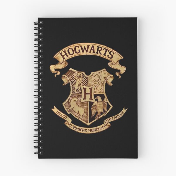 Artikelvorschau, Hogwarts-Schulwappen mit Motto entworfen und verkauft von Bohepa.