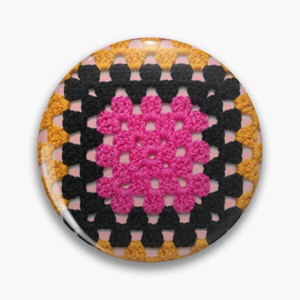 Artikelvorschau, Rosa, orange und schwarzes Granny Square entworfen und verkauft von GasconyPassion.