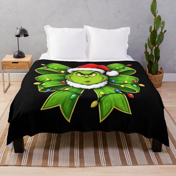Artikelvorschau, Grüner Grinch, Monster, Weihnachtsmannmütze, große Schleife, Weihnachtslichter entworfen und verkauft von malikrosendo23.