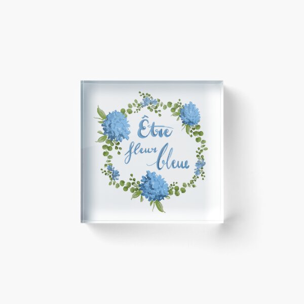 Aperçu de l'œuvre Être fleur bleue – Couronne de fleurs d'hortensia bleues créée et vendue par Christina Angele Design.