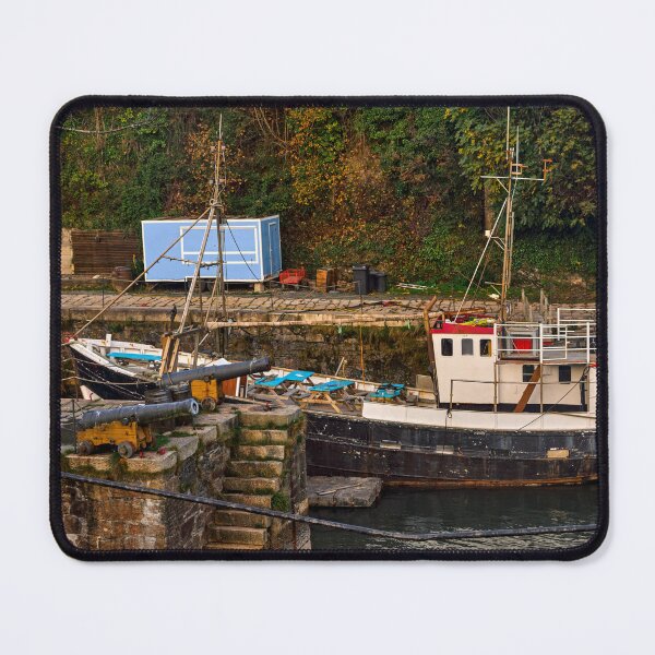Artikelvorschau, Fischerboot im Hafen von Charlestown entworfen und verkauft von VnGphoto.