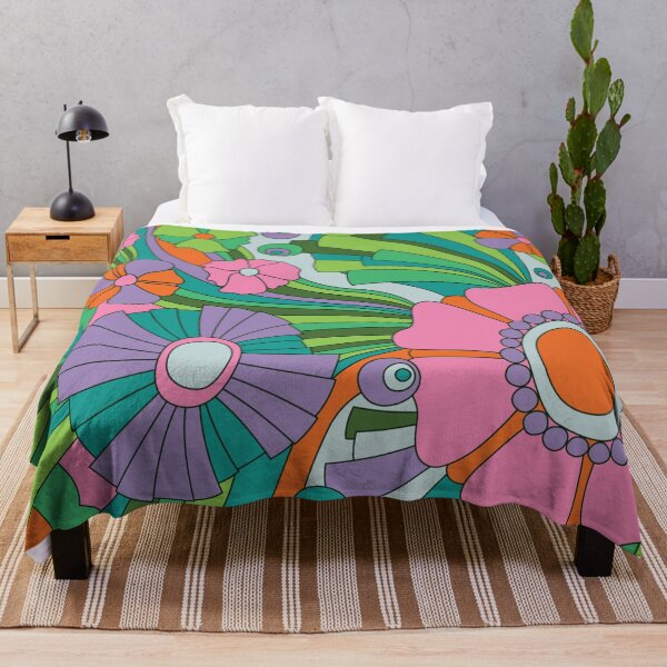 Item preview, Estilo retro mod abstracto psicodélico con margaritas florales designed and sold by RetroMaggie.