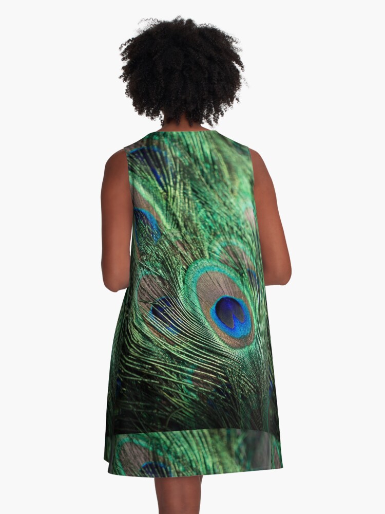 Robe trapèze for Sale avec l'œuvre « Plume de paon vert exotique