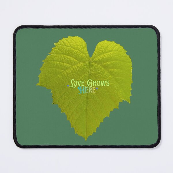 Artikelvorschau, Nature's Heartbeat – Green Leaf Heart Nature Love entworfen und verkauft von PicturePic.