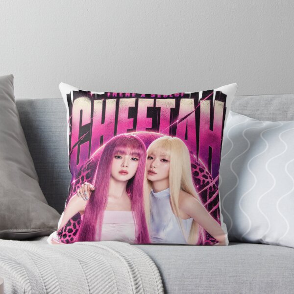 Aperçu de l'œuvre Irene x Seulgi Cheetah Era Cybernétique | K-pop esthétique créée et vendue par Valereekmerch.