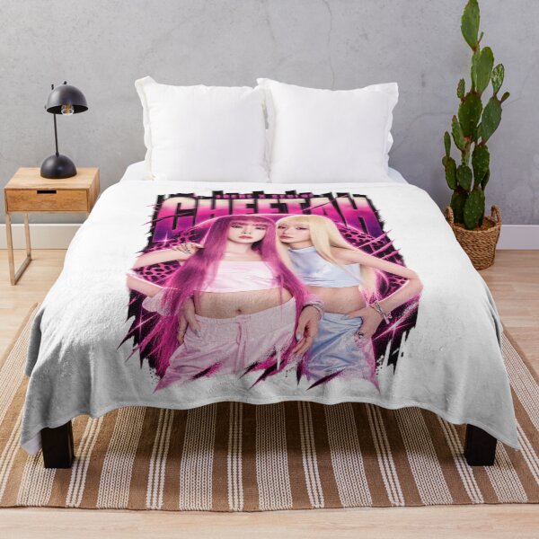 Aperçu de l'œuvre Irene x Seulgi Cheetah Era Cybernétique | K-pop esthétique créée et vendue par Valereekmerch.