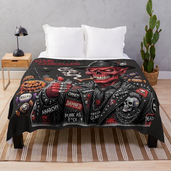 Aperçu de l'œuvre Mafia Démon Pistolet Cigare Citrouille Halloween créée et vendue par Voodoo Store Paranormal Collections.