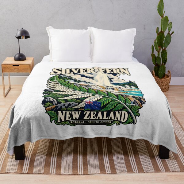 Artikelvorschau, Silver Fern Rotorua Pohutu Geyser entworfen und verkauft von EvergreenPark - Tee Studio.