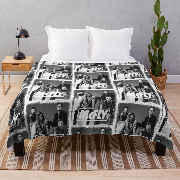 Aperçu de l'œuvre Cadeau amusant Mcfly Band Art Vintage créée et vendue par raymons-tgerm.