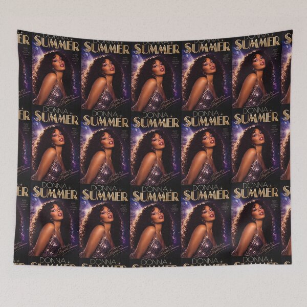 Aperçu de l'œuvre Affiche rétro de Donna Summer créée et vendue par Halifaxartguy.