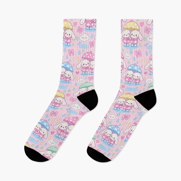 Aperçu de l'œuvre Lapins jumeaux kawaii pour les jours de pluie avec des bottes de pluie à motif nuage rose pastel créée et vendue par Soft Berry Studio.