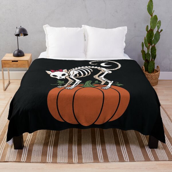 Artikelvorschau, Skelettkatze auf Kürbis – Gruselige Halloween-Kunst entworfen und verkauft von digizonebydas.