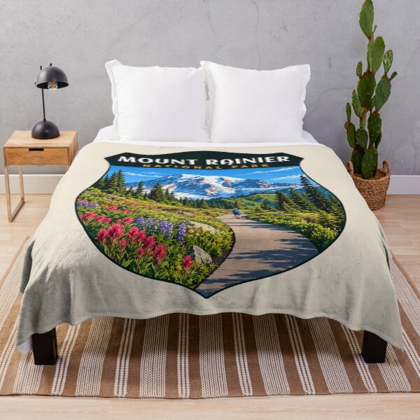 Artikelvorschau, Mount Rainier Nationalpark Retro-Design entworfen und verkauft von Gideon Emmerich.