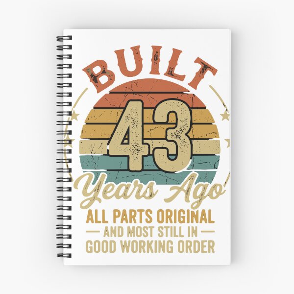 Aperçu de l'œuvre Construite il y a 43 ans. Toutes les pièces sont d'origine et la plupart sont encore en bon état de fonctionnement. Célébration du 43e anniversaire. créée et vendue par SofiBlair.