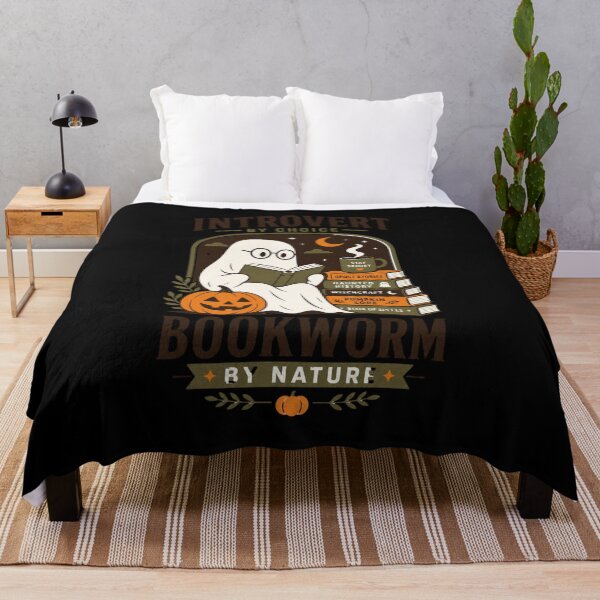 Artikelvorschau, Introvert Bookworm Ghost Reading Halloween Spooky entworfen und verkauft von BearLoveDesign.